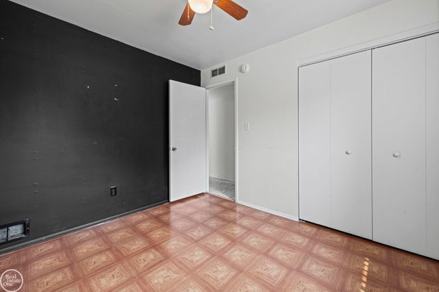 28203 Florence Street, Saint Clair Shores, MI 48081