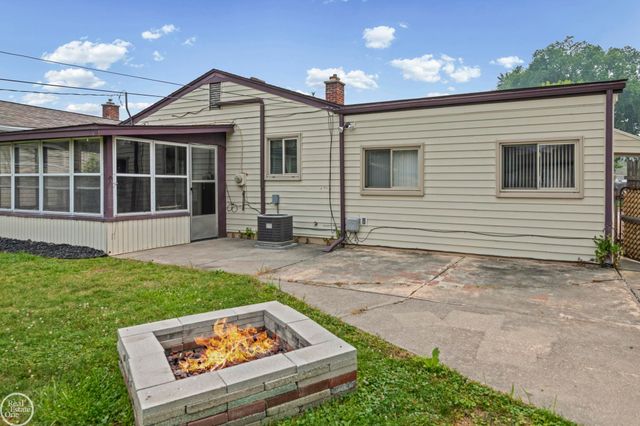 28203 Florence Street, Saint Clair Shores, MI 48081