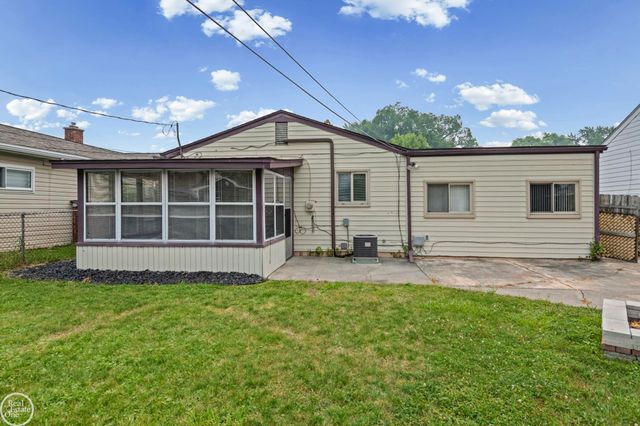 28203 Florence Street, Saint Clair Shores, MI 48081