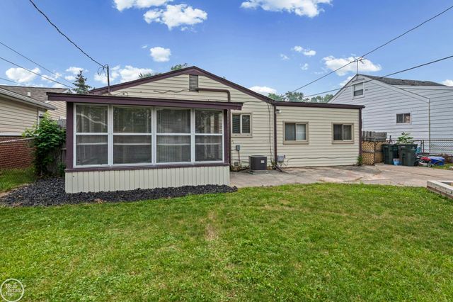 28203 Florence Street, Saint Clair Shores, MI 48081