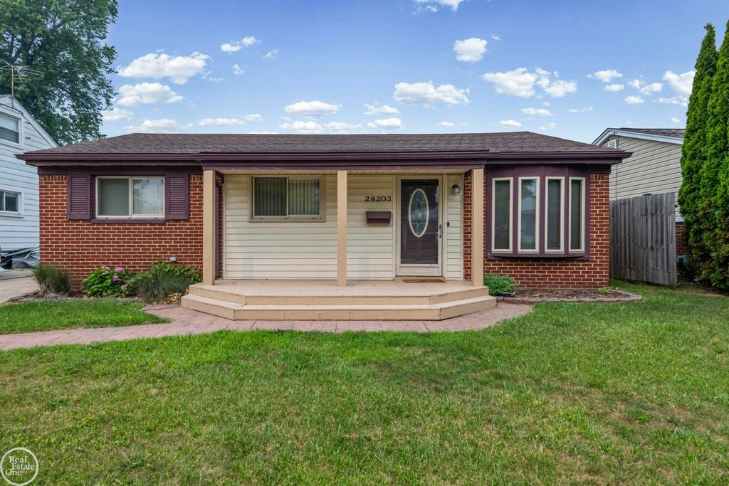 28203 Florence Street, Saint Clair Shores, MI 48081