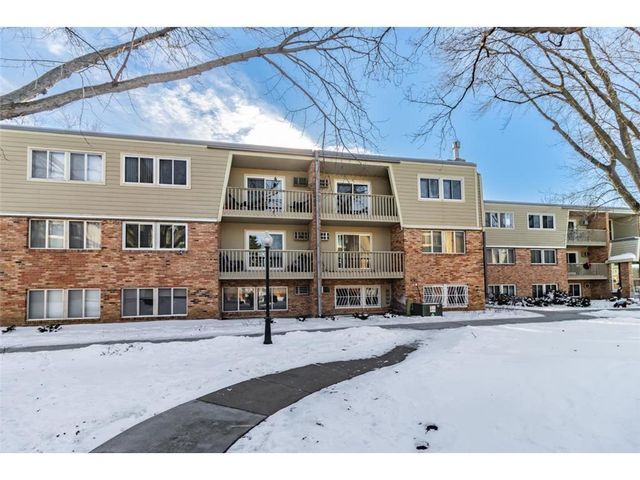 7414 W 22nd Street 315, Saint Louis Park, MN 55426