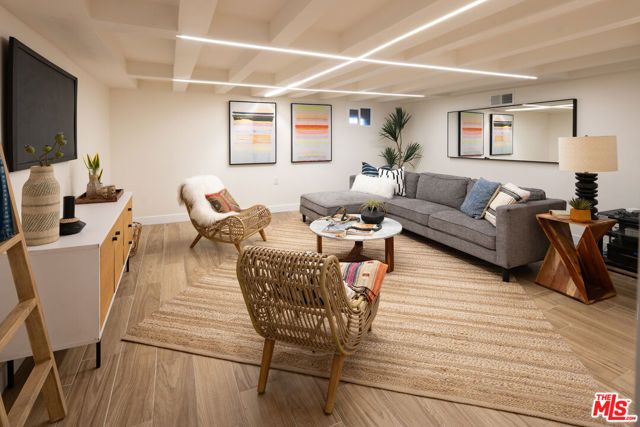 3342 W 27th Street, Los Angeles, CA 90018