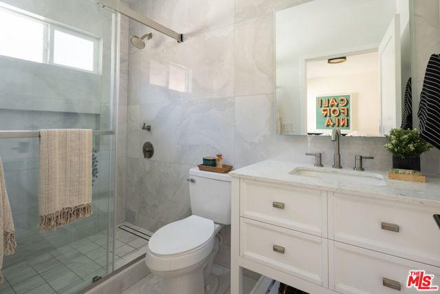 3342 W 27th Street, Los Angeles, CA 90018