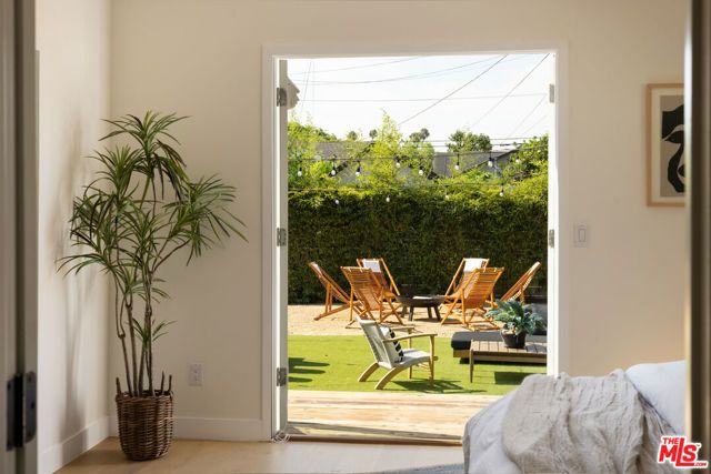 3342 W 27th Street, Los Angeles, CA 90018