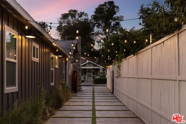 3342 W 27th Street, Los Angeles, CA 90018