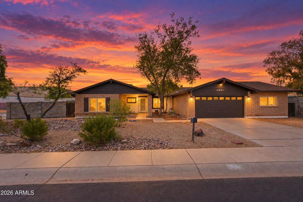 2901 W KATHLEEN Road, Phoenix, AZ 85053 — exterior