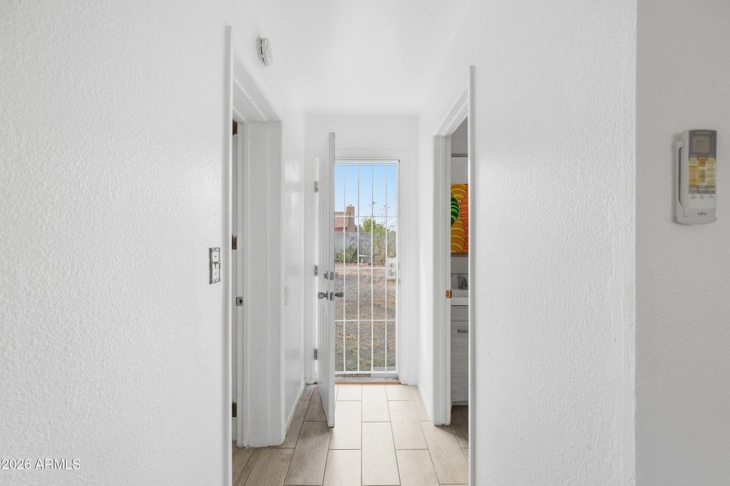 2901 W KATHLEEN Road, Phoenix, AZ 85053 — photo 5