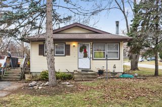 1425 Washington Street, Lake In The Hills, IL 60156