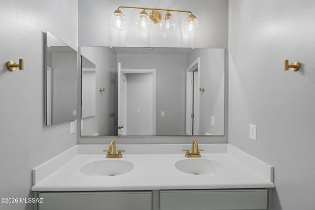 668 W Calle Ocarina, Sahuarita, AZ 85629