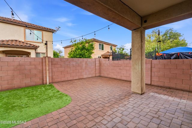 668 W Calle Ocarina, Sahuarita, AZ 85629