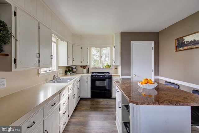 5582 OLD PHILADELPHIA PIKE, Gap, PA 17527