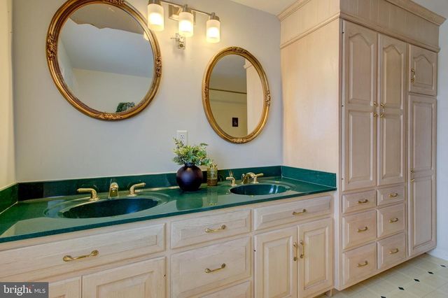 5582 OLD PHILADELPHIA PIKE, Gap, PA 17527