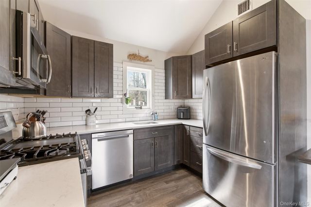 101 4th Avenue, East Northport, NY 11731