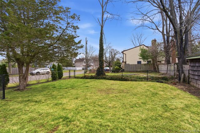 101 4th Avenue, East Northport, NY 11731