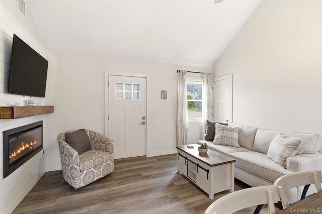 101 4th Avenue, East Northport, NY 11731