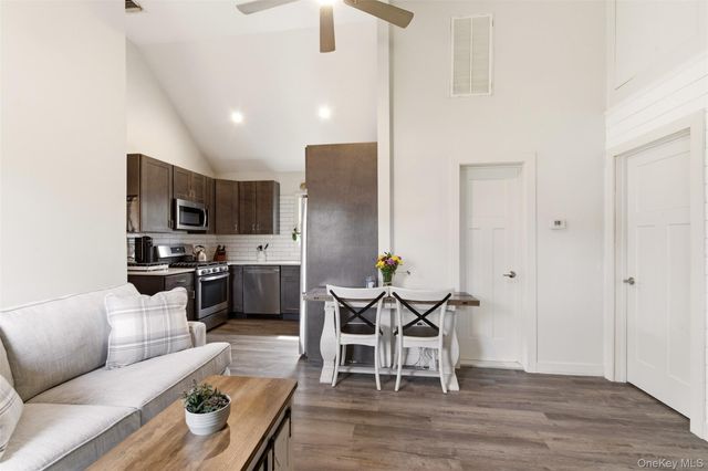 101 4th Avenue, East Northport, NY 11731