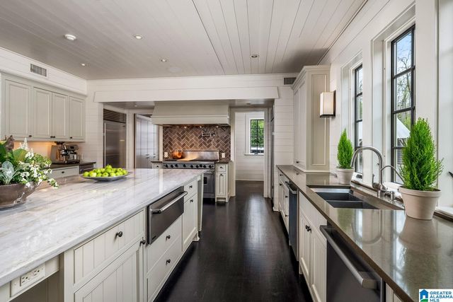 2717 OLD TRACE, Mountain Brook, AL 35243