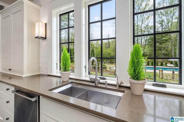 2717 OLD TRACE, Mountain Brook, AL 35243