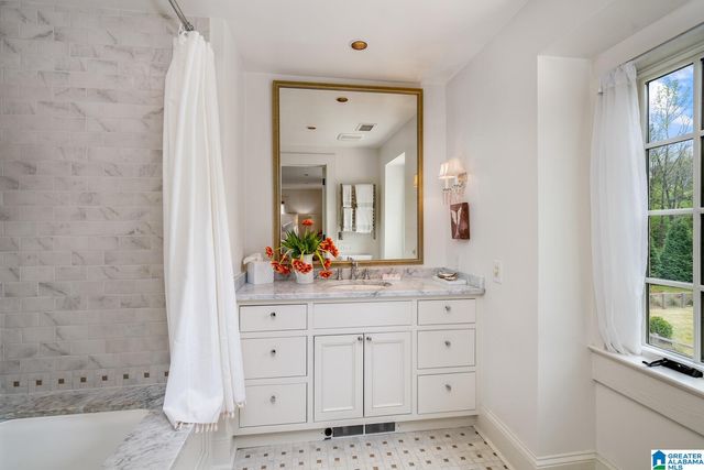 2717 OLD TRACE, Mountain Brook, AL 35243