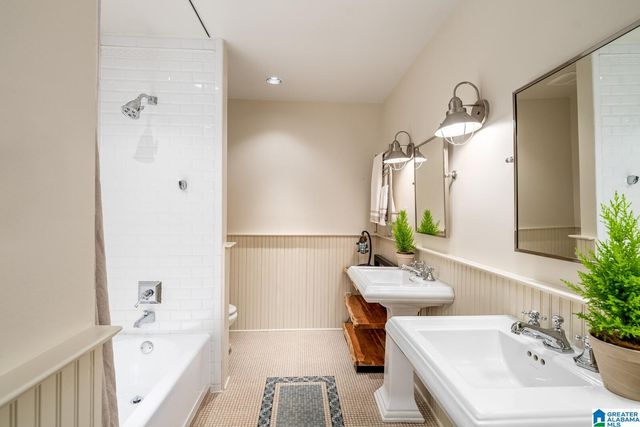 2717 OLD TRACE, Mountain Brook, AL 35243