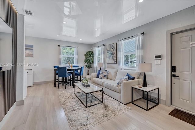 1390 NE 150th Street, Miami, FL 33161