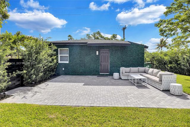 1390 NE 150th Street, Miami, FL 33161