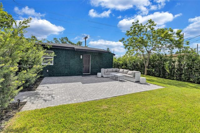 1390 NE 150th Street, Miami, FL 33161
