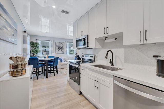 1390 NE 150th Street, Miami, FL 33161