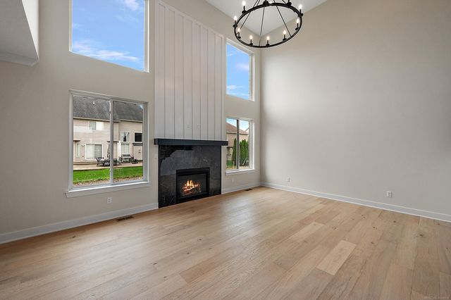 16968 Pienza Drive, Macomb, MI 48042