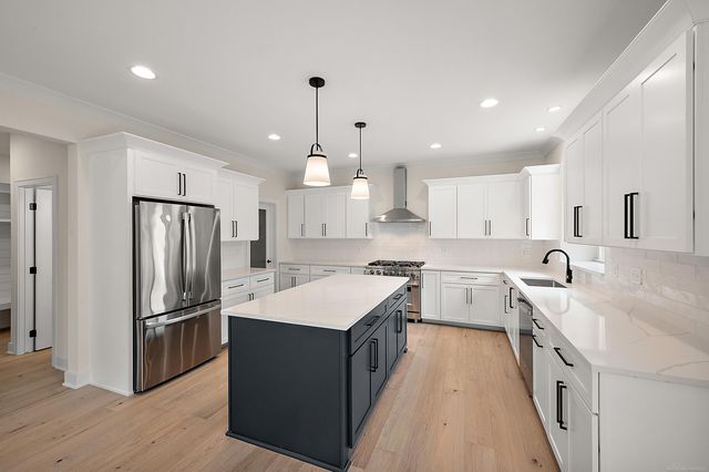 16968 Pienza Drive, Macomb, MI 48042