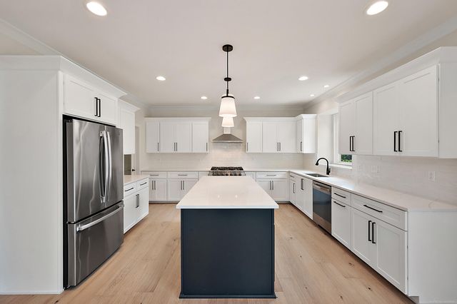 16968 Pienza Drive, Macomb, MI 48042