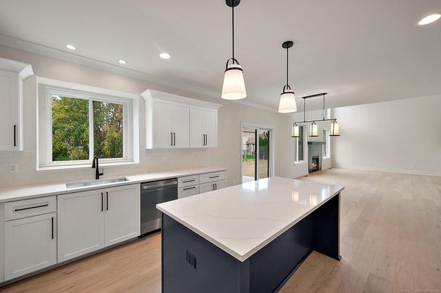 16968 Pienza Drive, Macomb, MI 48042