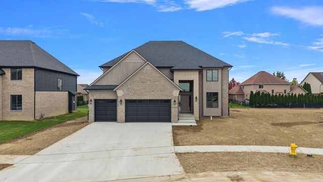 16968 Pienza Drive, Macomb, MI 48042