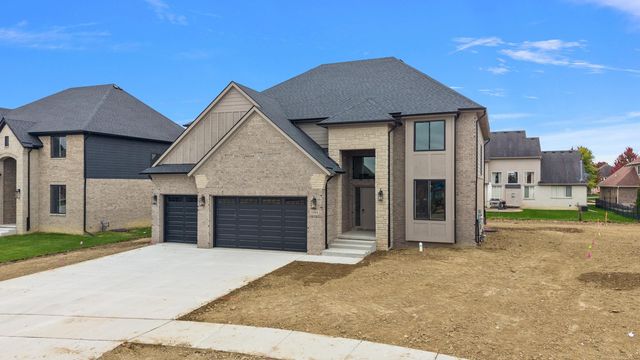 16968 Pienza Drive, Macomb, MI 48042