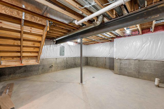 16968 Pienza Drive, Macomb, MI 48042