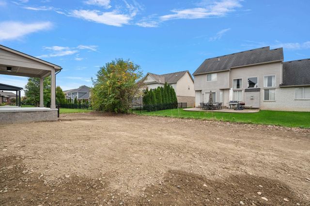 16968 Pienza Drive, Macomb, MI 48042