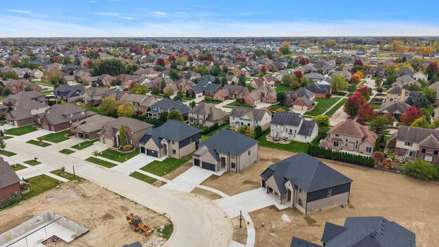 16968 Pienza Drive, Macomb, MI 48042
