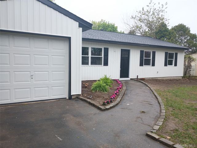 34 Michael Avenue, Bellport, NY 11713