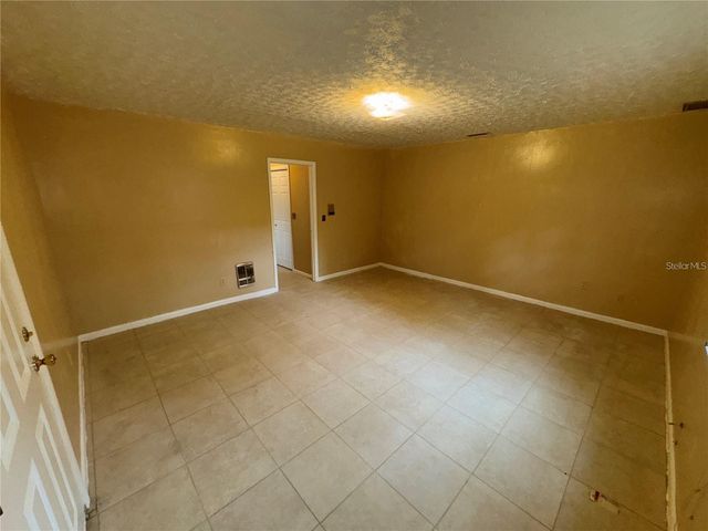 3011 E FLORA STREET, Tampa, FL 33610