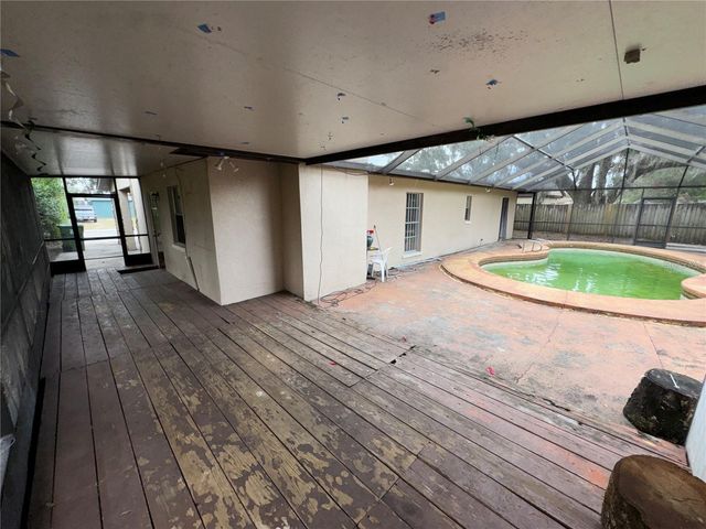 3011 E FLORA STREET, Tampa, FL 33610