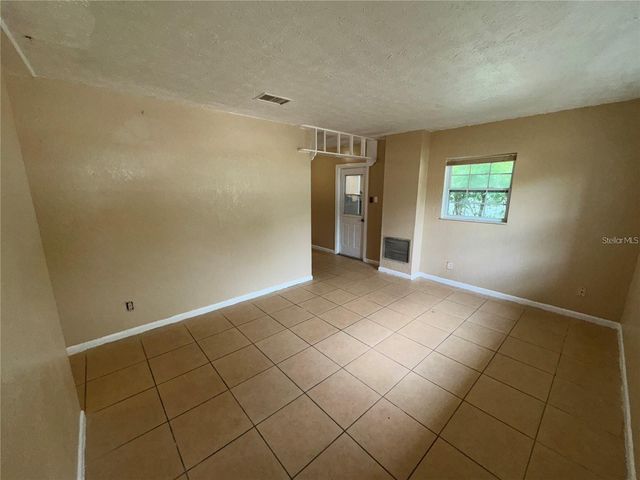 3011 E FLORA STREET, Tampa, FL 33610