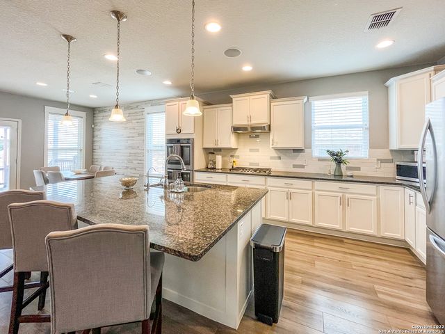 7427 VALLE MISSION, Boerne, TX 78015