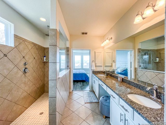 7427 VALLE MISSION, Boerne, TX 78015