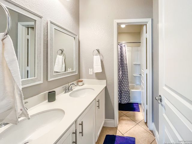 7427 VALLE MISSION, Boerne, TX 78015