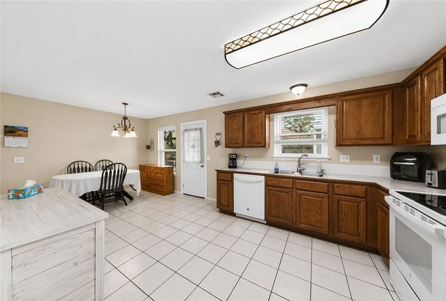 421 N D Street, Centerton, AR 72719
