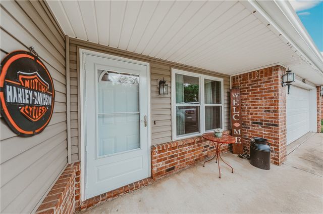 421 N D Street, Centerton, AR 72719