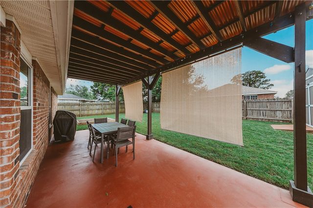 421 N D Street, Centerton, AR 72719
