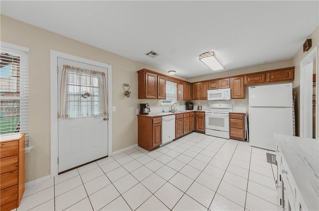 421 N D Street, Centerton, AR 72719