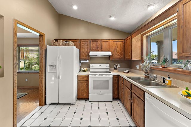 7775 Grinnell Way, Lakeville, MN 55044